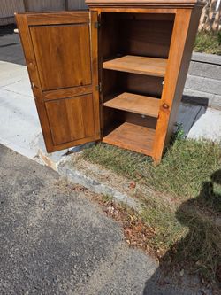 Free cabinet and rolling table