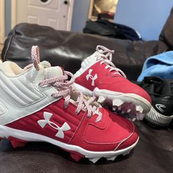 Size 3 Boys Youth Baseball High top Cleats Red Under Armour 
