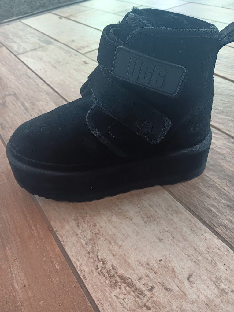 Ugg Women's Size 9  Chukka Platform Boots