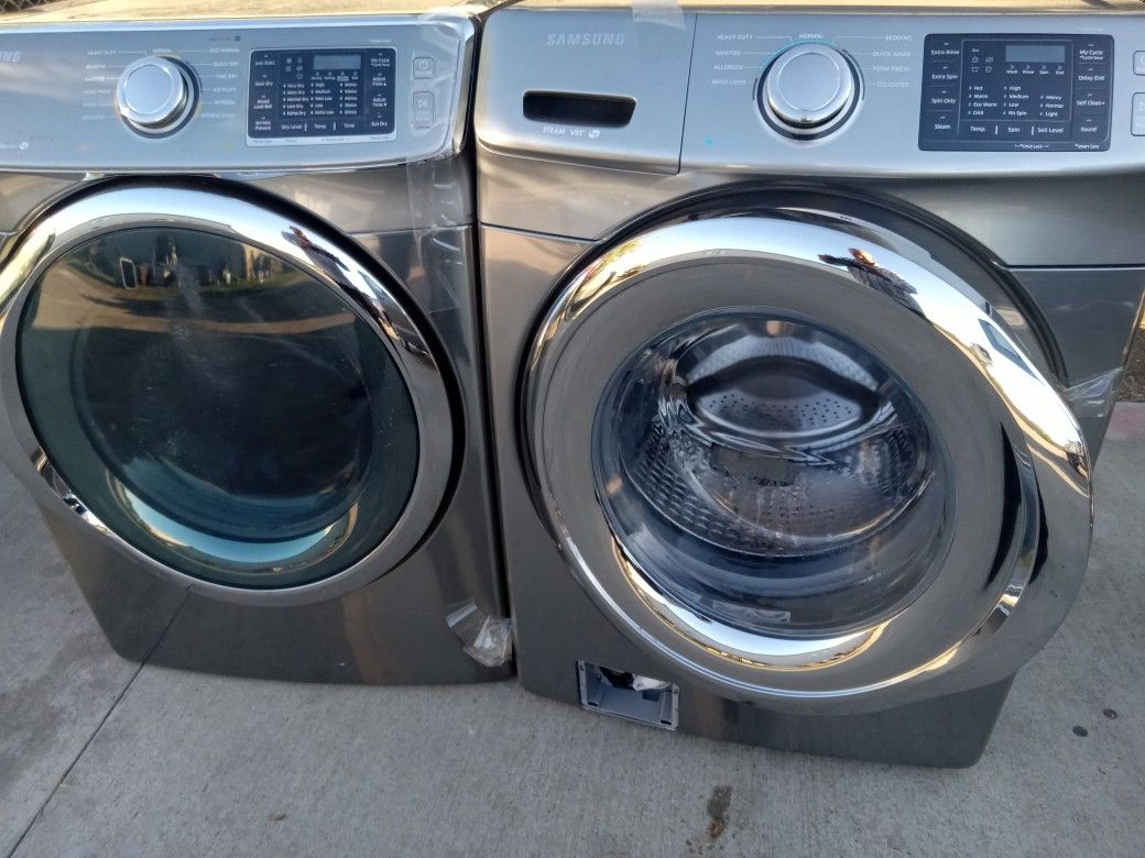 π 2020 three, almost like new, never been used. Beautiful work. Perfect steam auto, dry stackable Samsung, yes.