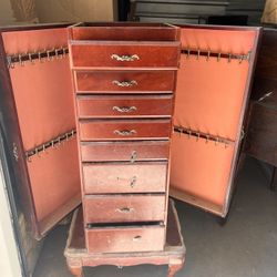 Jewelry chest
