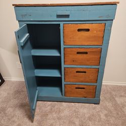 Dresser 