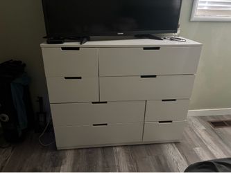 FREE White 8-Drawer Dresser - Moving Giveaway