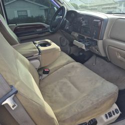 Two thousand five f two fifty super duty lariat