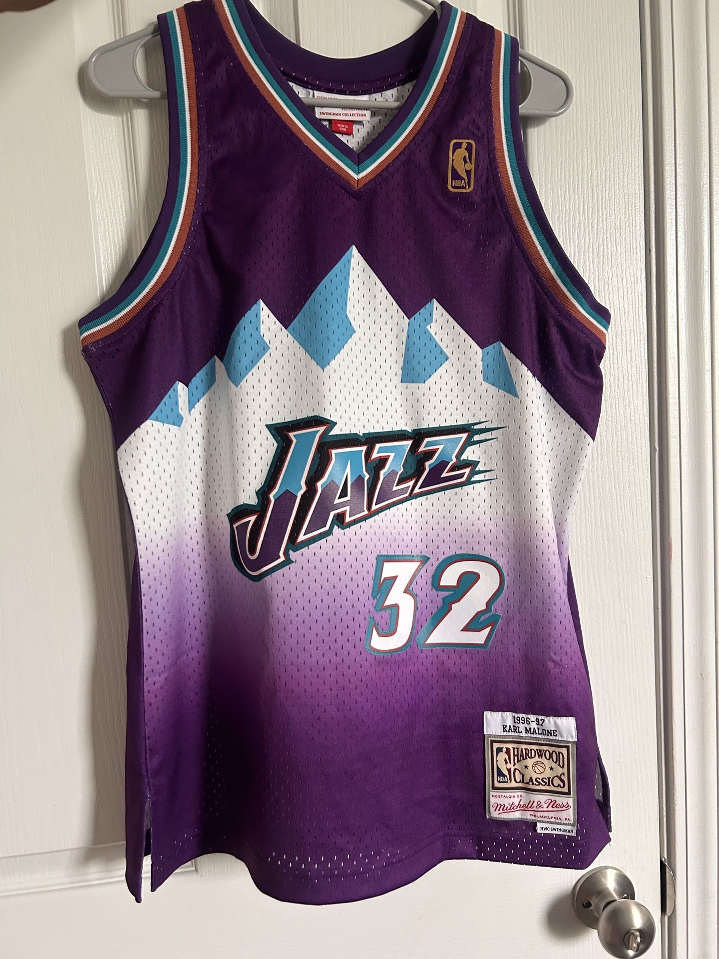 AUTHENTIC Karl Malone Jersey !