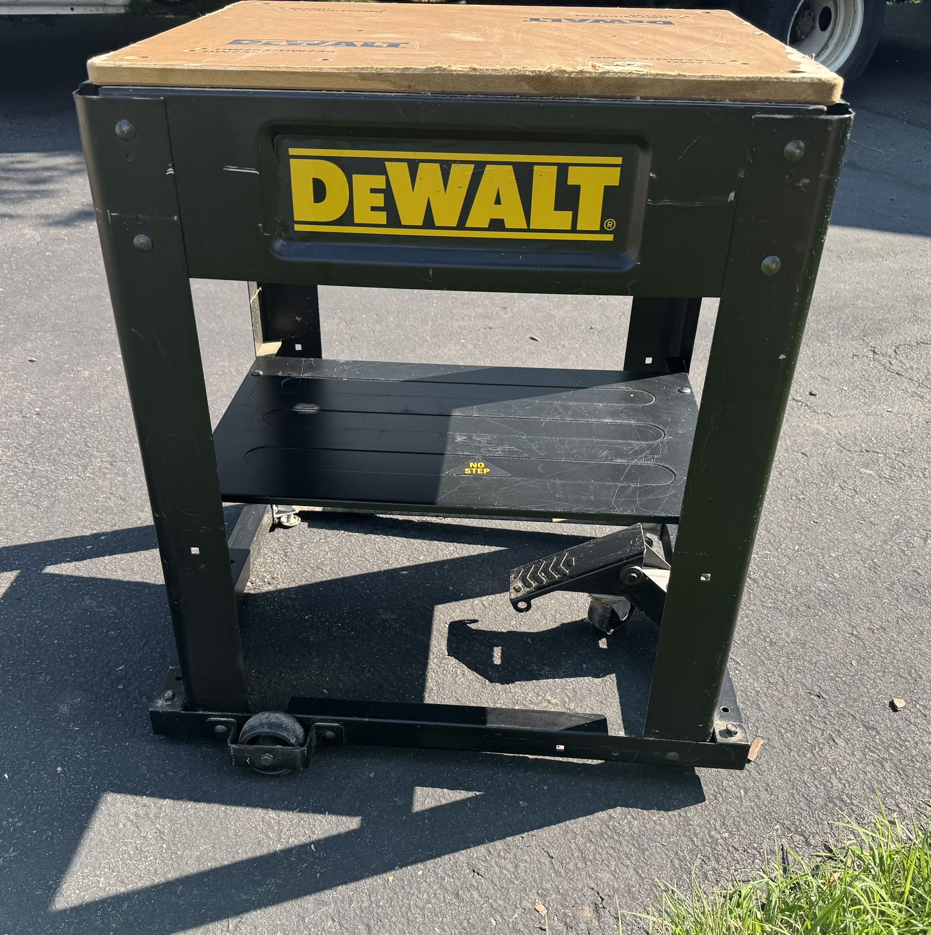 DeWalt Mobile Thickness Planer Stand