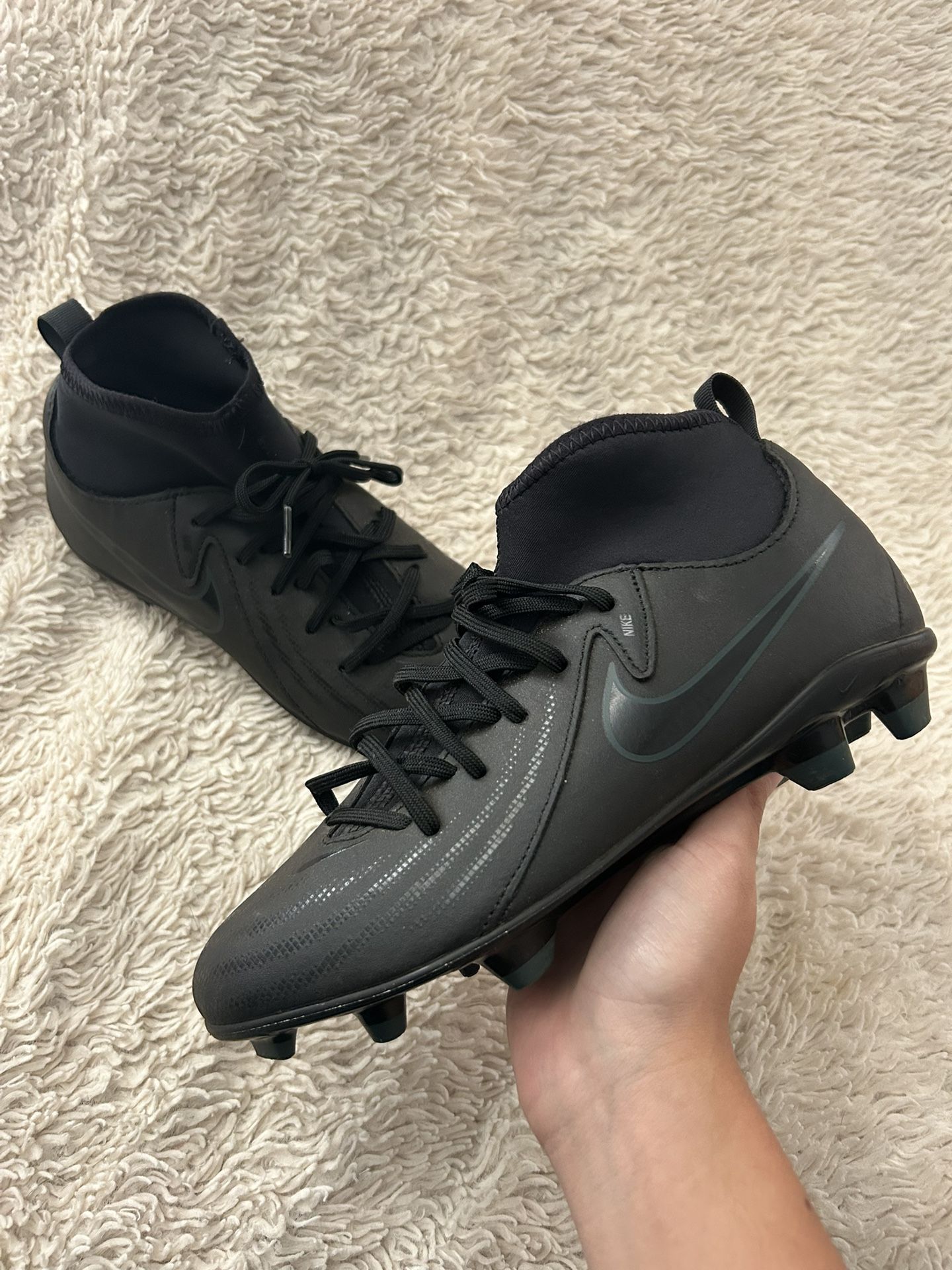 Nike Youth Phantom Luna 2 Club Cleats Multiground