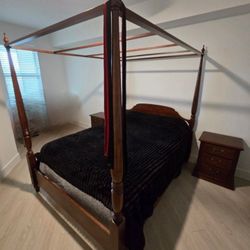 Thomasville Canopy Queen Bedroom Set