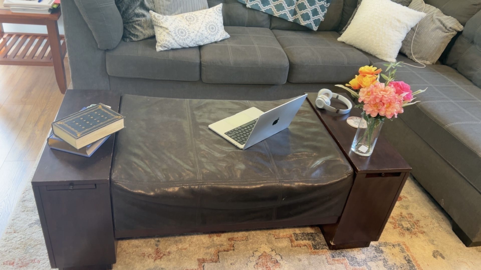 Coffee Table/Ottoman
