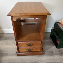 Bassett Solid Wood Nightstand with Pull-Out Tray