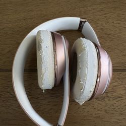 Beats Solo Rose Gold