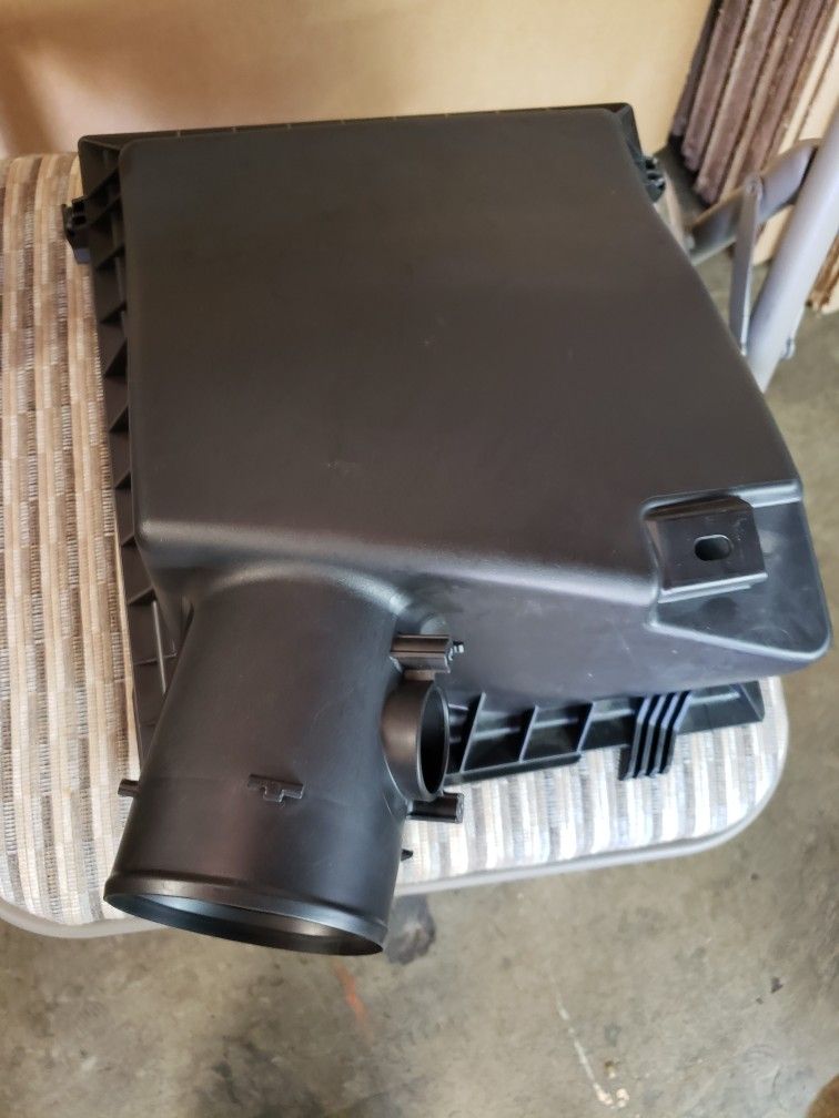 For Sale Upper Air Box Toyota PTR03-35160-AA