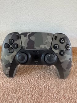 Camo PS5 controller