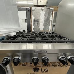 Kitchen Aid 36” Range Top In Stainless Steel Used Gas 