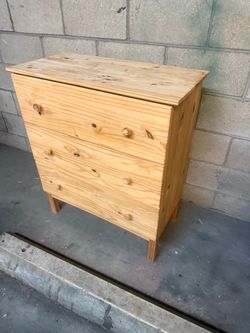 Pine Wood 3-Drawer Dresser