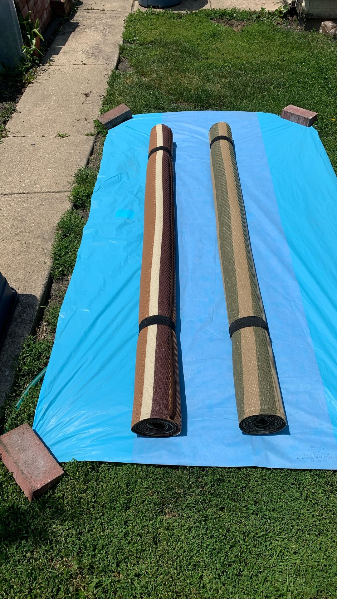 BRAND NEW REVERSIBLE OUTDOOR RUGS