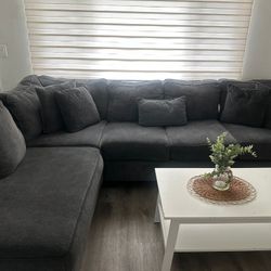 Couch 400 OBO 