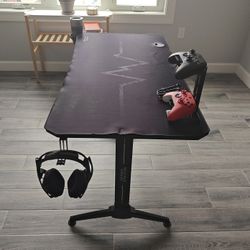 Black Gaming Desk (29.92" H x 43.3" W x 23.62")