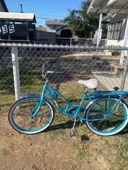 Scwinn beachcruiser bike 24 inch wheels