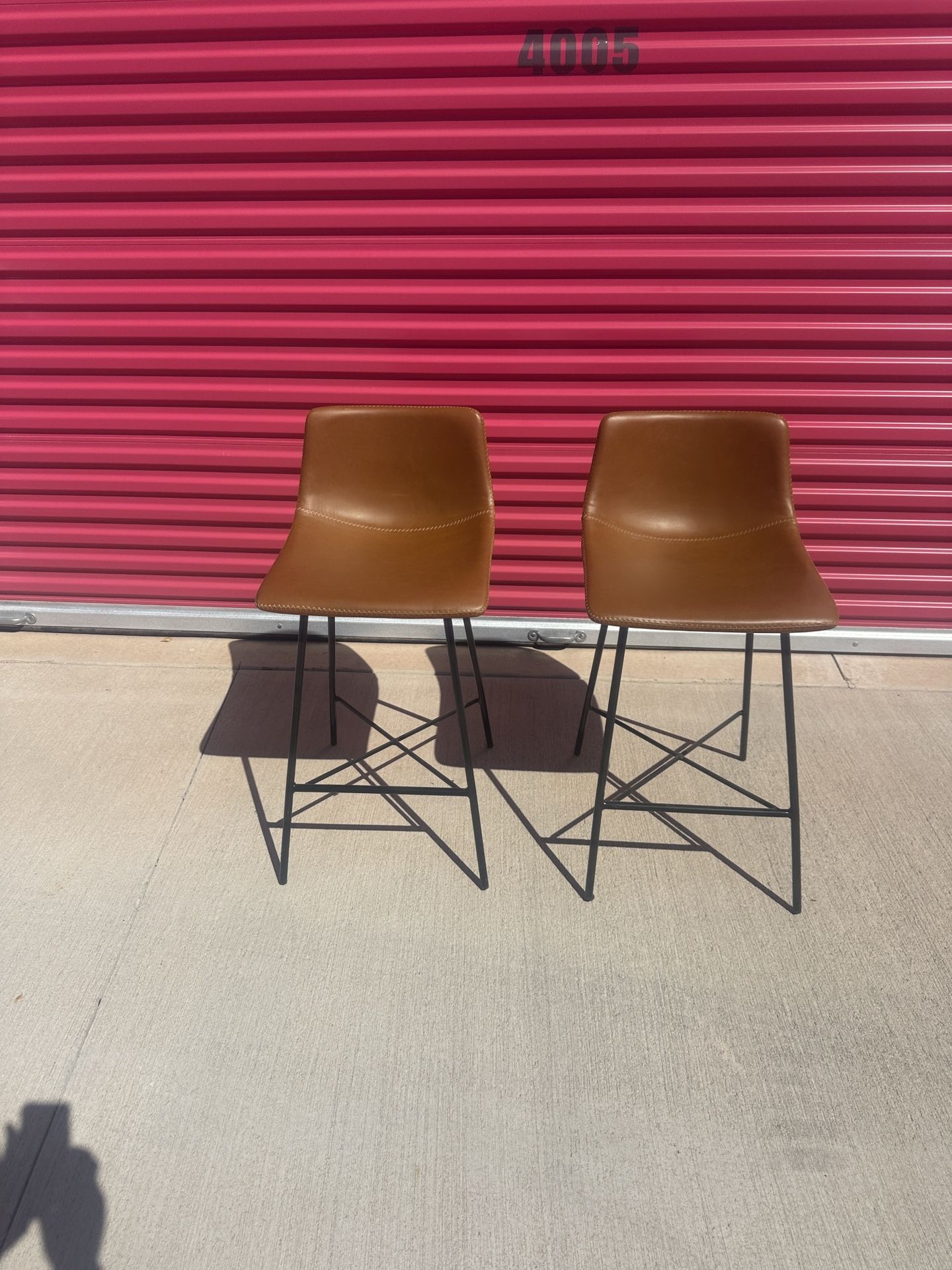 Jayden KD Faux Leather vintage looking barstools