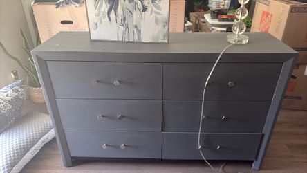 Free dressers and nightstand