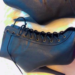 🖤Super Cute Strappy Ankle Booties🖤 BRAND NEW
