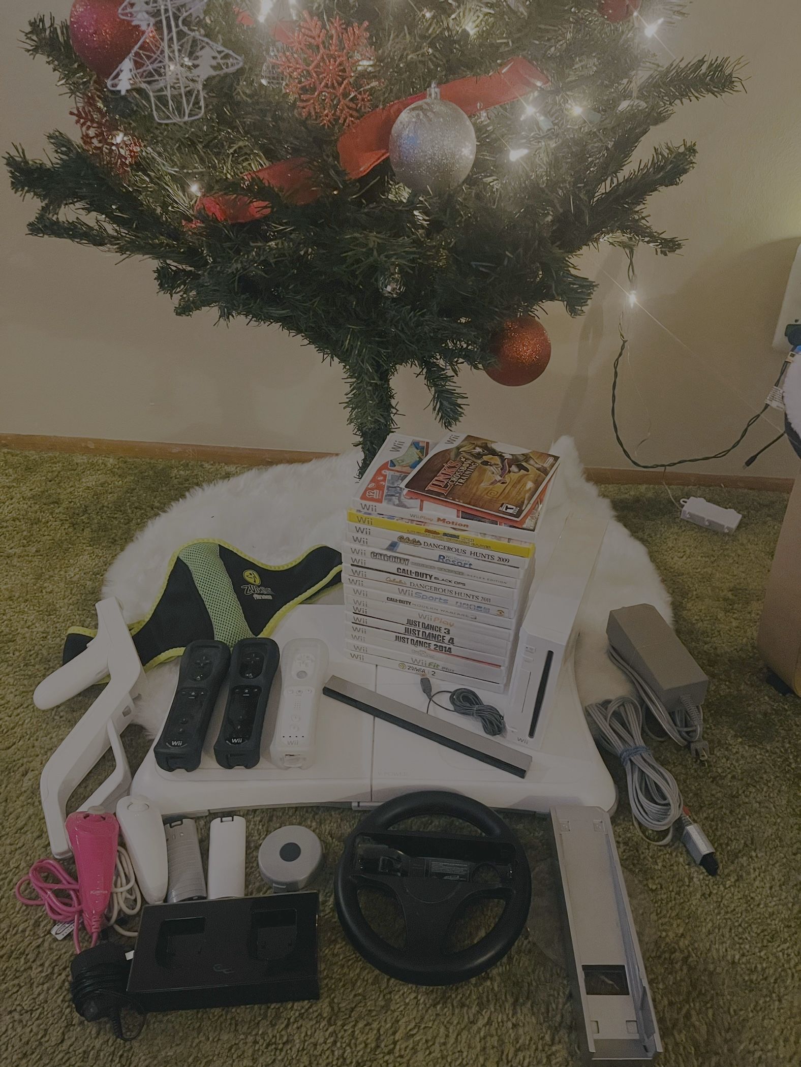 Nintendo Wii Bundle w/games + Wii Fit