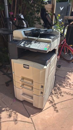 Kyocera CS 2560 Copy Machine