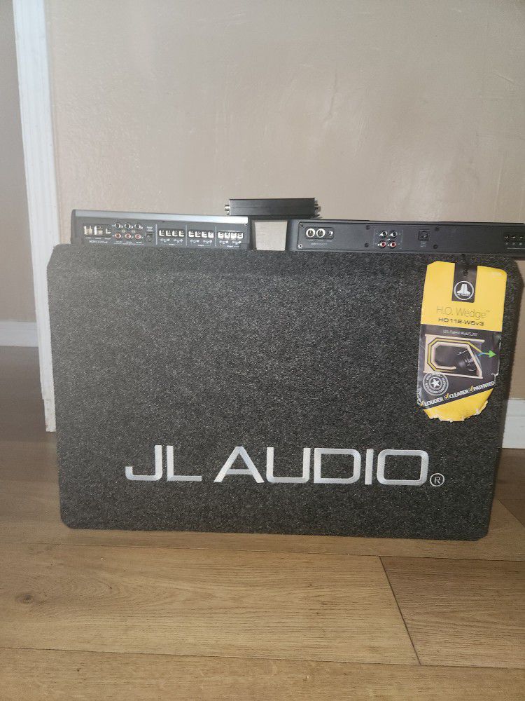 JL Audio Sound System For Sale. 2 Amplifiers, 1 Epicenter  1 Subwoofer 