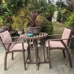 Table And Chairs 