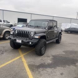 2020 Jeep Gladiator Sport