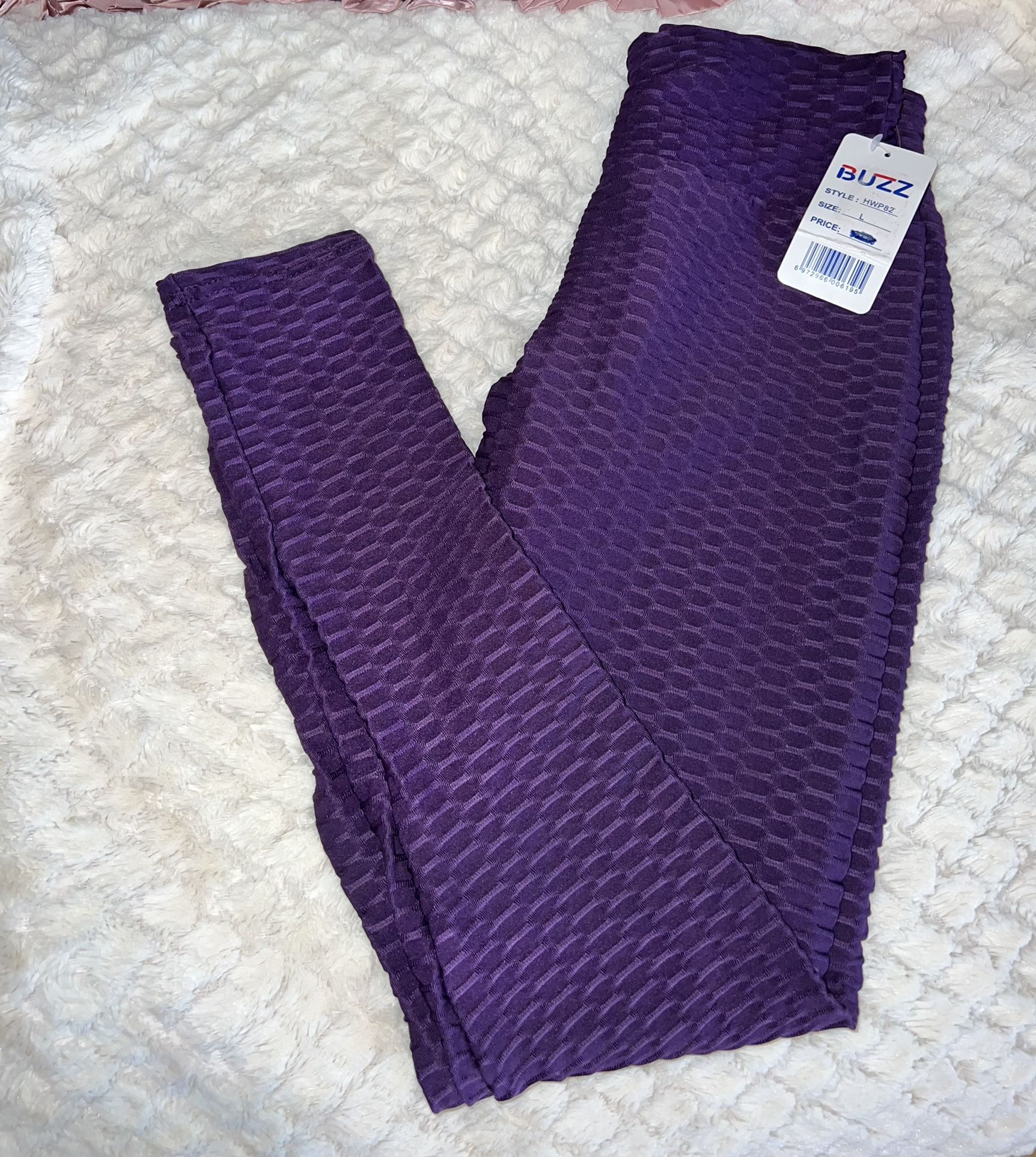 Very Nice Women Leggings Size (L) Only $20