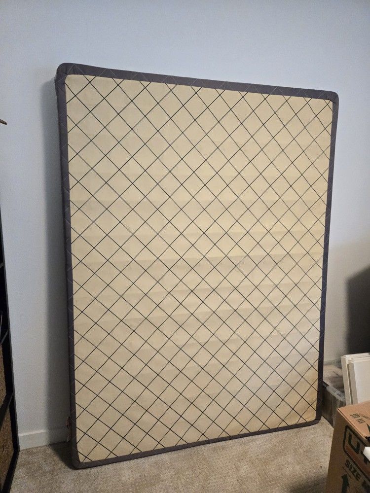 Queen Size Sealy Low-Profile Box Spring & Metal Frame