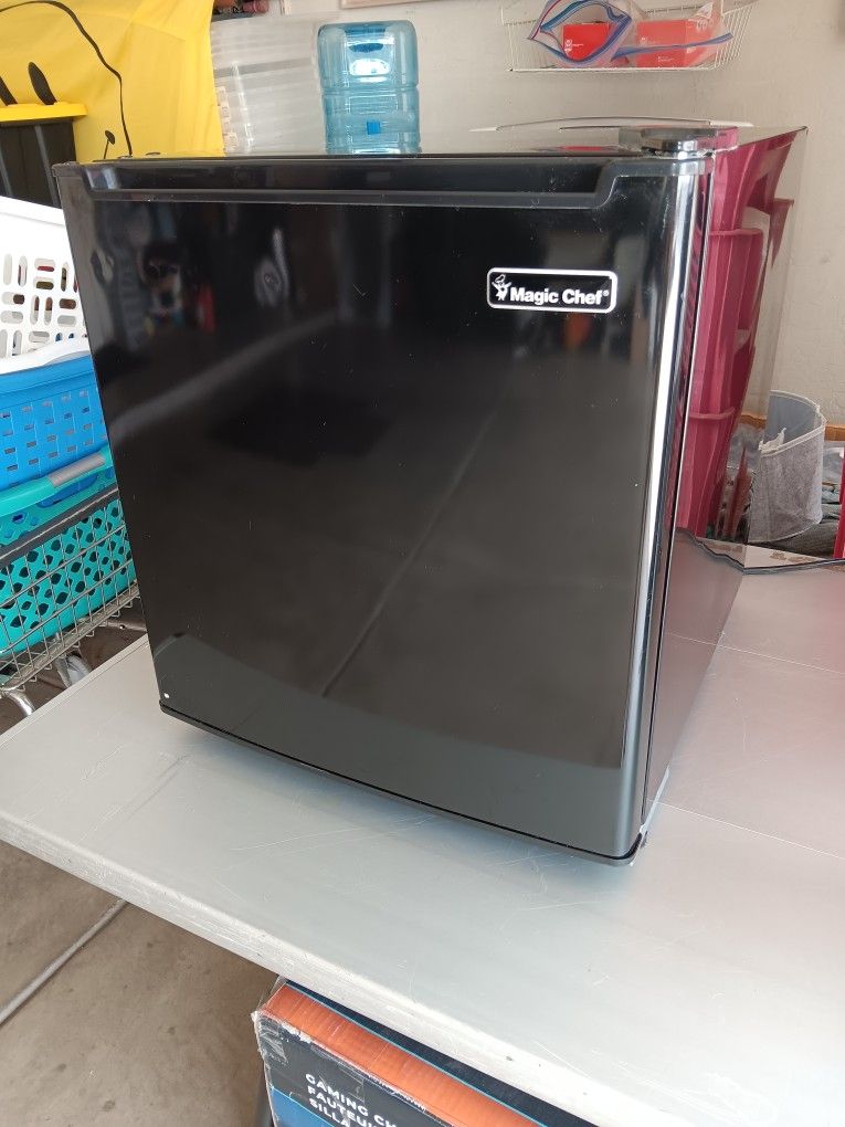 . Just Like New Small Refrigerator Works Perfect $59 Very Firm