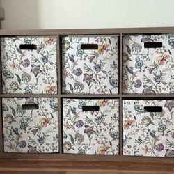 Storage Shelf Unit With Cubes