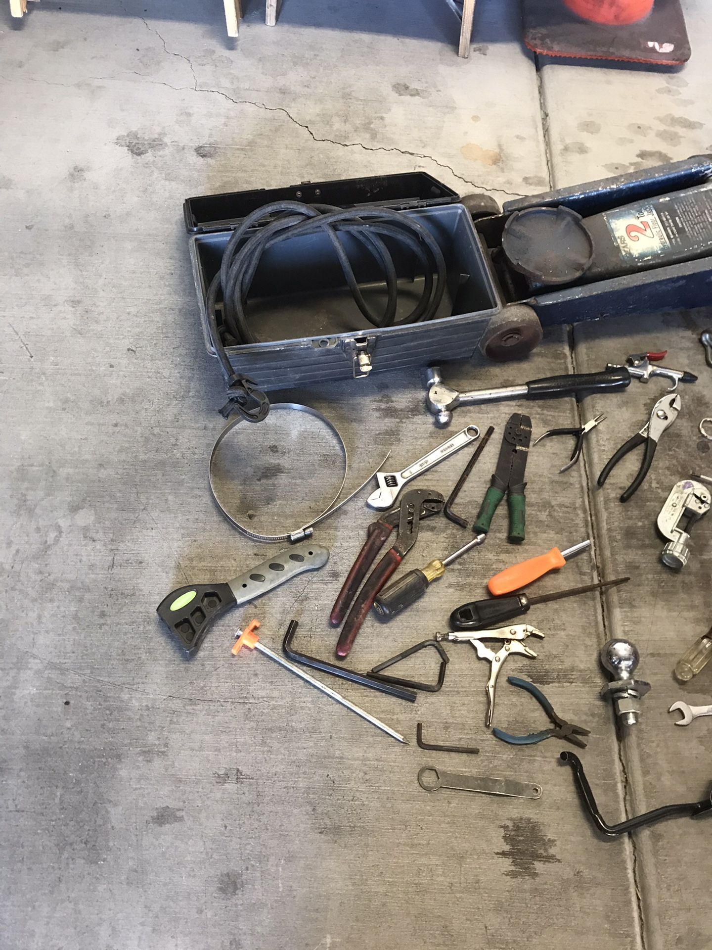 Hydraulic jack and tools for Sale in Las Vegas, NV OfferUp