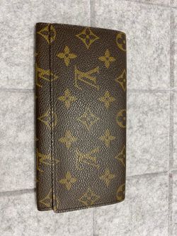 Beautiful Authentic LV 3 Card Wallet With Box