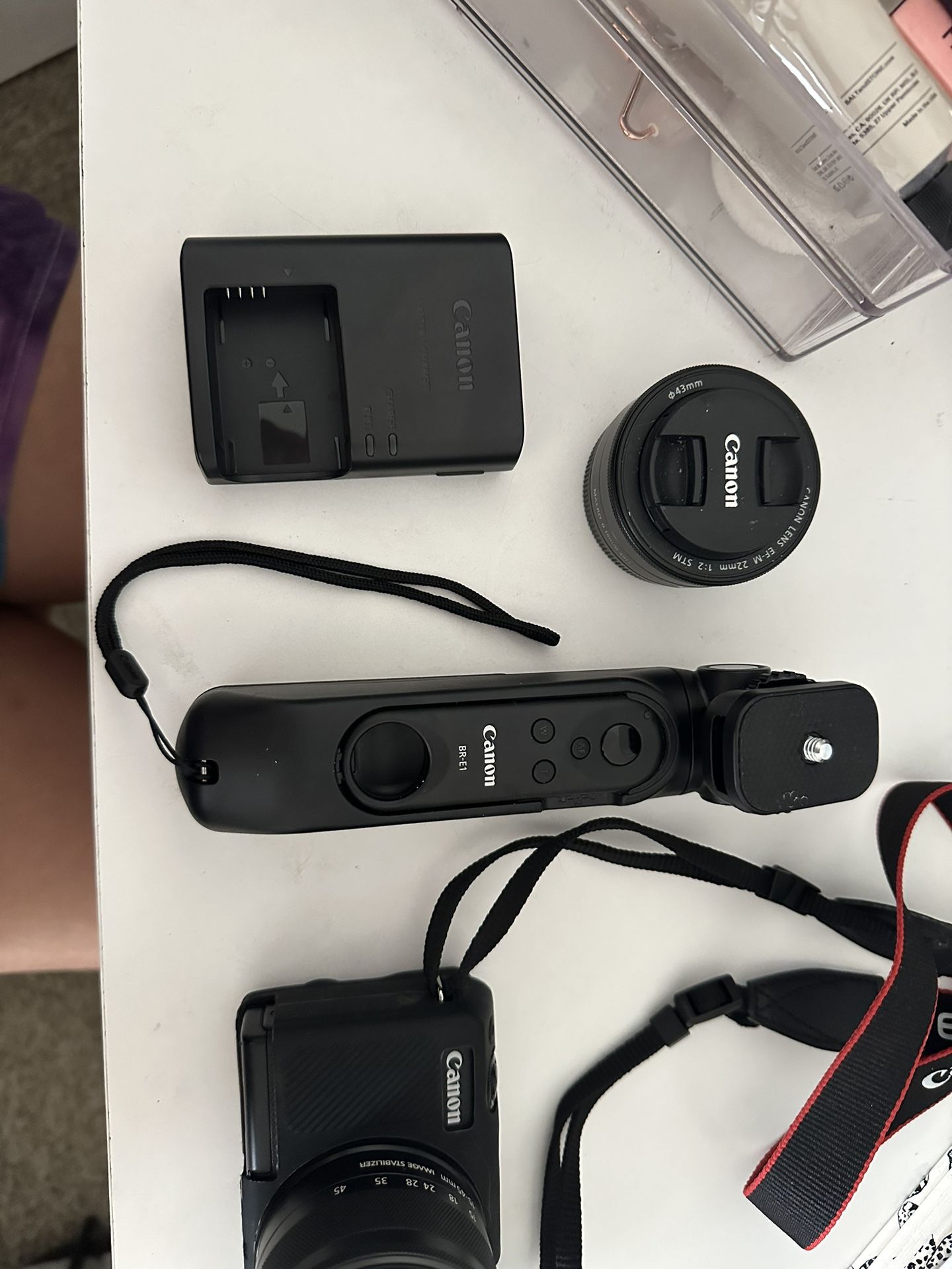 Canon EOS M200 Content Creator Kit – Mirrorless 4K Camera with