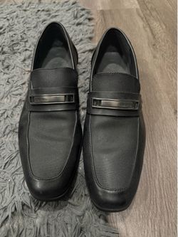Black dress shoes