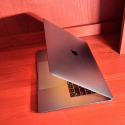 Apple MacBook Pro 15” Retina, Touch Bar 16GB RAM I7, 512GB SSD $460