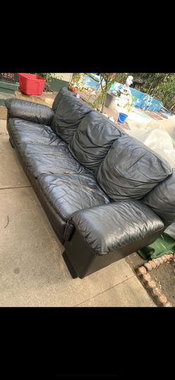 Leather couch in good condition