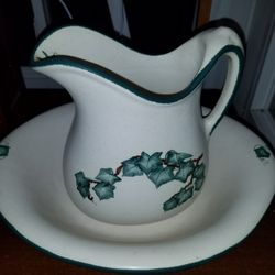 IVY PITCHER AND BOWL SET VINTAGE 