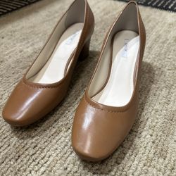 GeoX Women’s Leather  Dress Shoes 