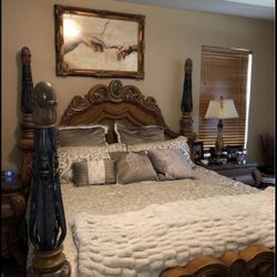 King size Bedroom Set ( Deliver Available) 