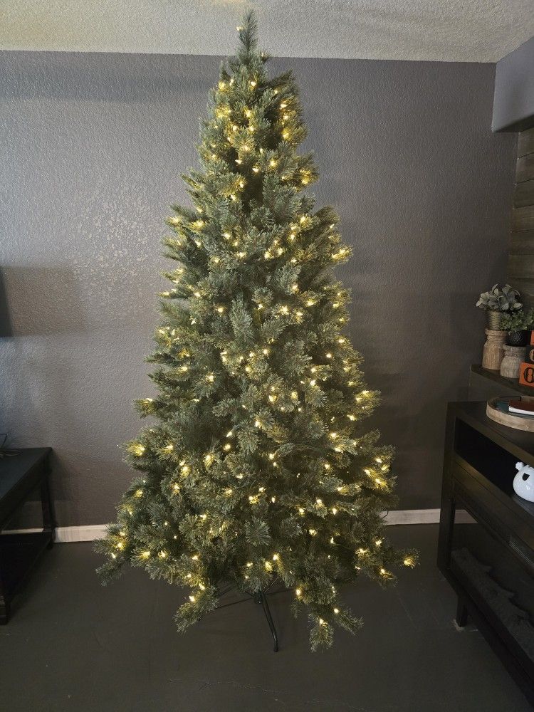 Hobby Lobby Doulas Fur 8ft 