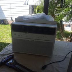 TOSHIBA A/C UNIT with Remote