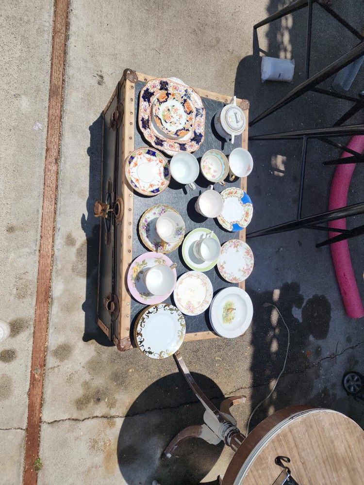 Bone China, Porcelain Teacups And Ashtrays