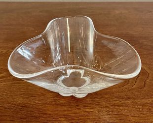 Steuben Art Glass Crystal Clover Trefoil Bowl