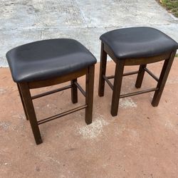 2 Bar Stool Bench