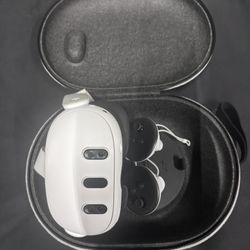 Meta Quest 3 With Travel Case